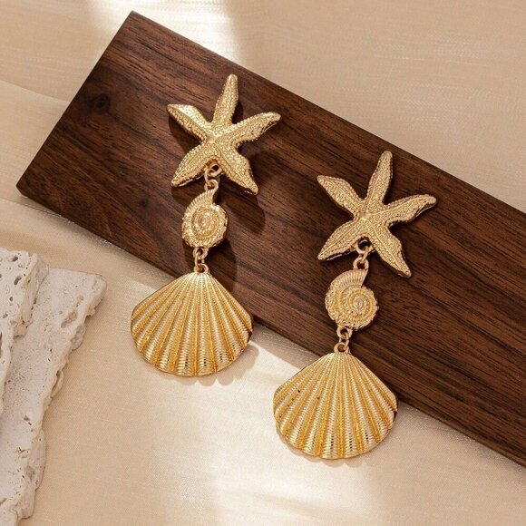 Gold Casual Women's Starfish & Shell Dangle Earrings - Picture 2 of 11